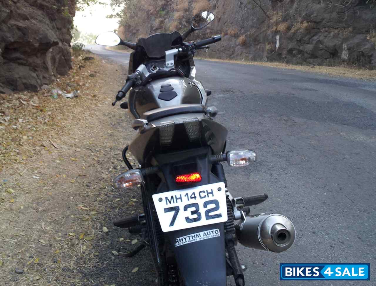 Mist Grey Silver Bajaj Pulsar 220 DTSi Mist Grey Silver Bajaj Pulsar 220 DTSi