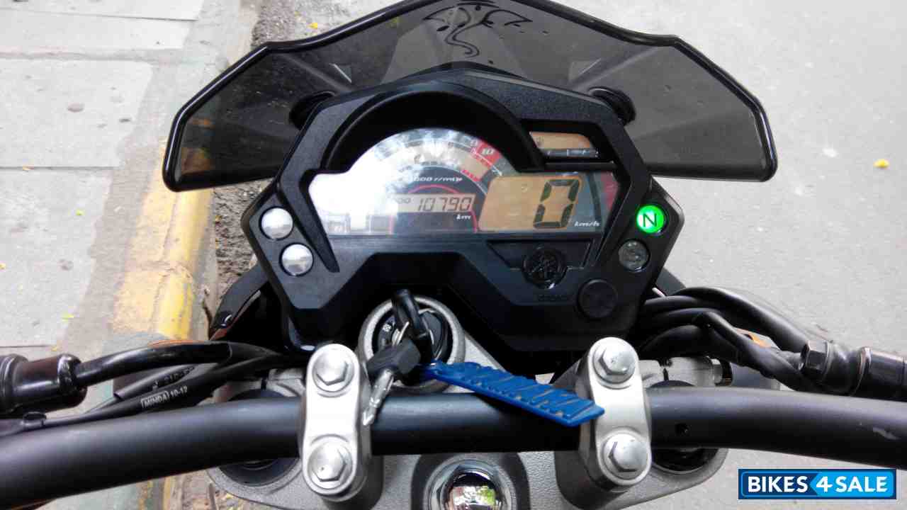 Black Yamaha FZ16 Black Yamaha FZ16