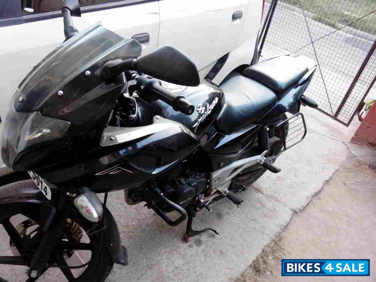Black Bajaj Pulsar 220 DTSi Black Bajaj Pulsar 220 DTSi