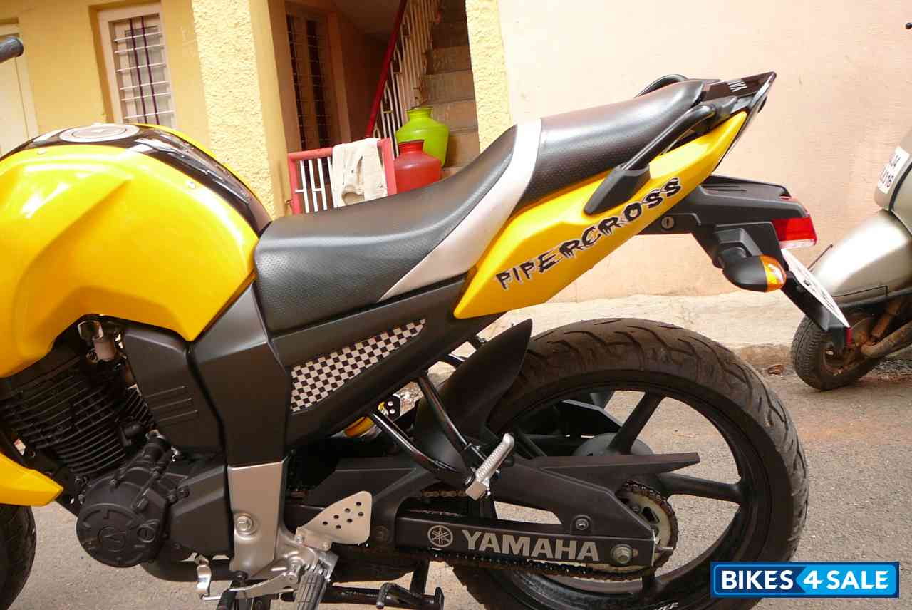Customised Yellow Yamaha FZ16 Customised Yellow Yamaha FZ16
