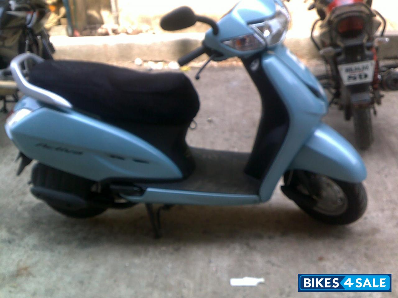 Azure blue metallic honda activa #7