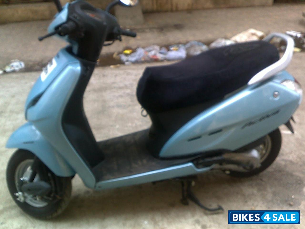 Azure blue metallic honda activa #5