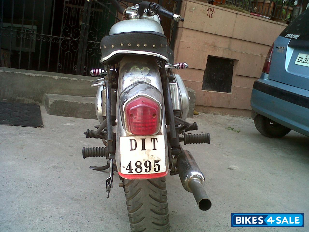 Silver Royal Enfield Bullet Standard 350 Silver Royal Enfield Bullet Standard 350