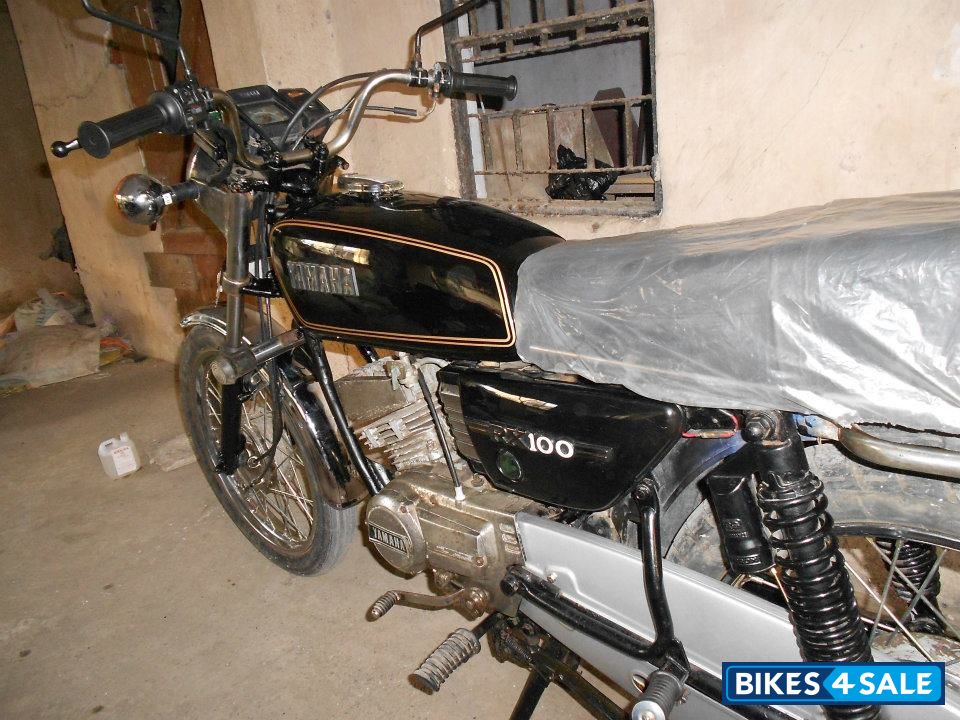 Used 1987 Model Yamaha RX 100 For Sale In Mumbai ID 79972 Black