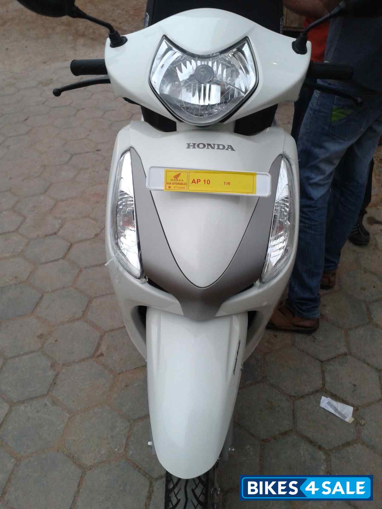 Aviator honda white #6