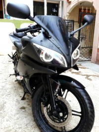 Matte Black Yamaha YZF R15 V2