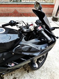 Matte Black Yamaha YZF R15 V2