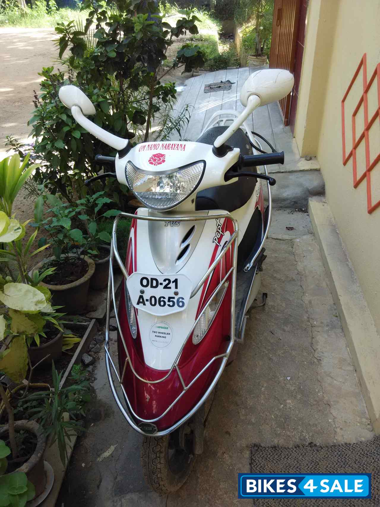 White TVS Scooty Pep Plus