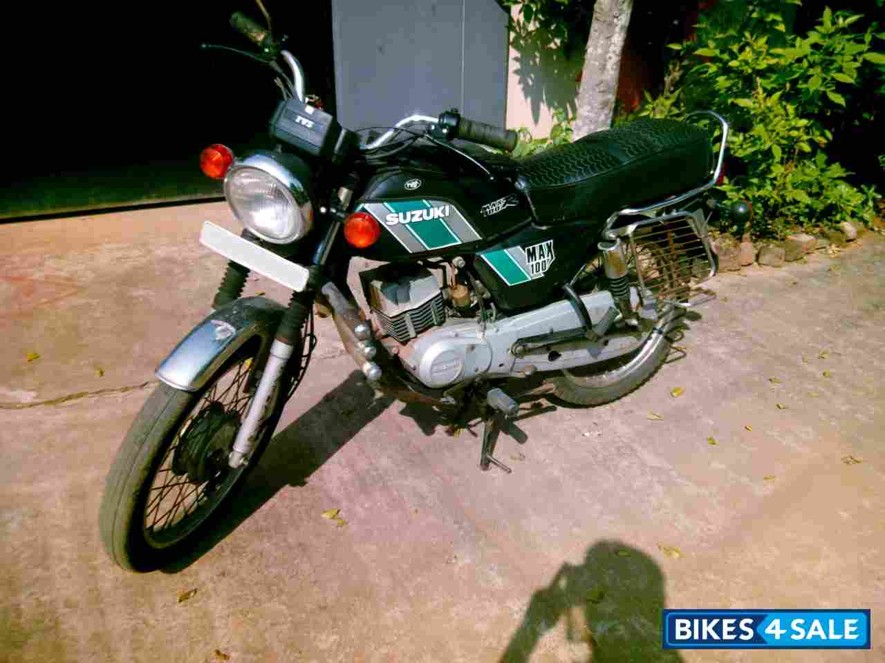 Green TVS MAX 100R