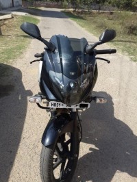 Black Bajaj Pulsar 220 DTSFi