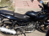 Black Bajaj Pulsar 220 DTSFi