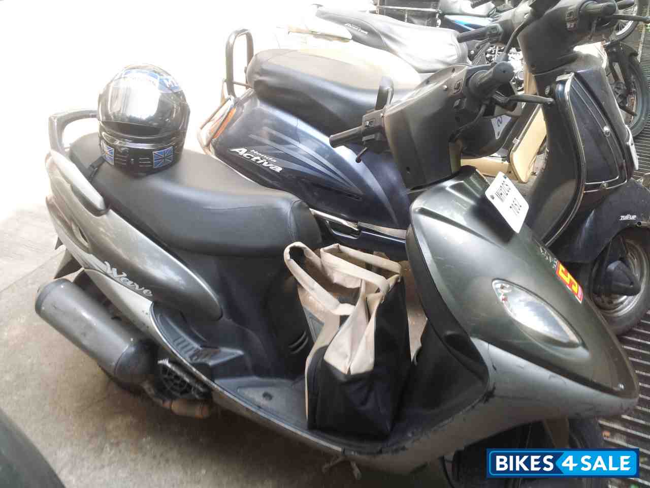 Grey Bajaj Wave Grey Bajaj Wave