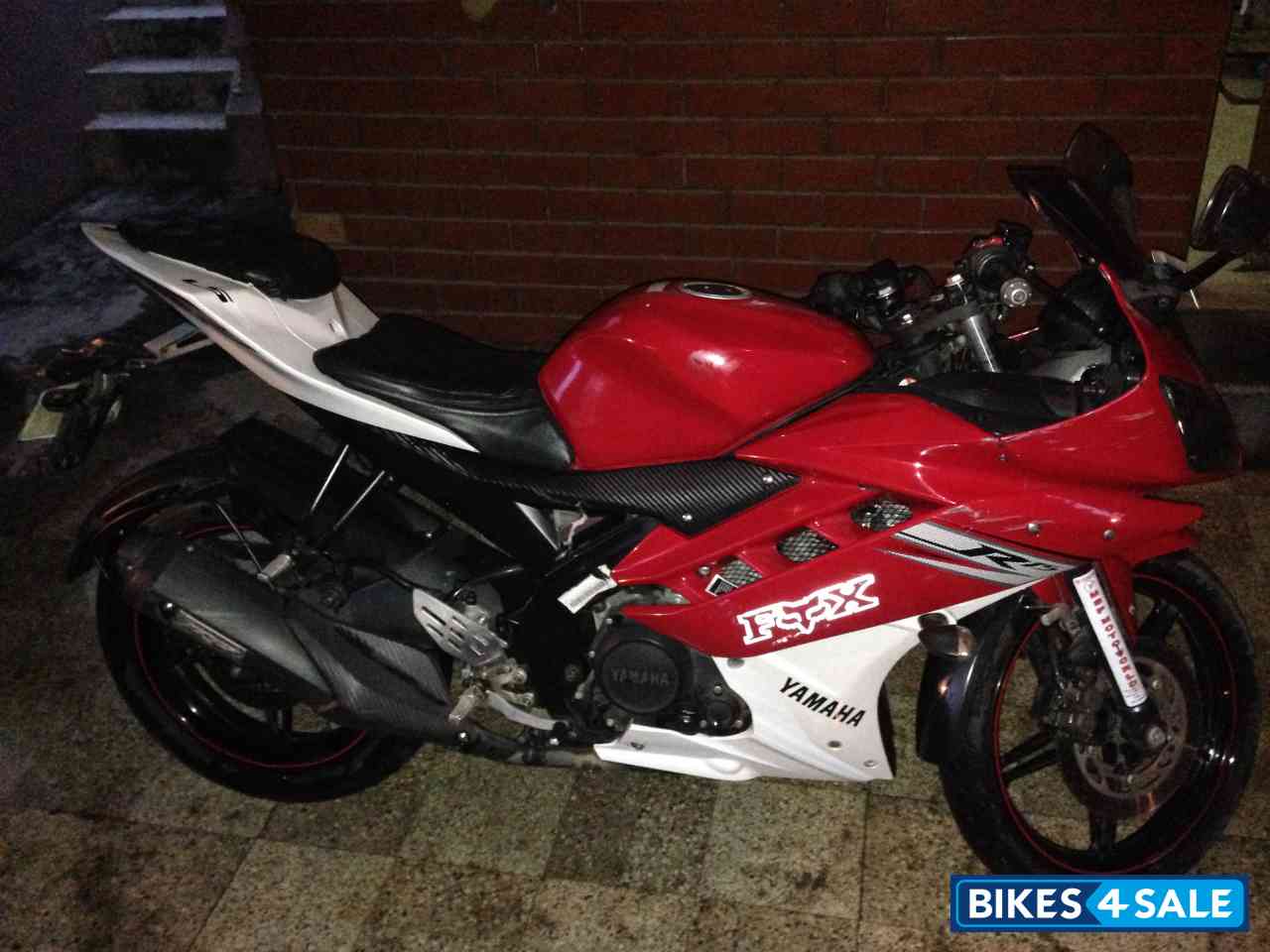 Red & White Yamaha YZF R15 V2