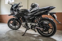 Black Bajaj Pulsar 220 DTSi