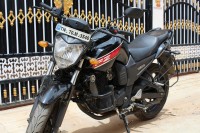 Black Yamaha FZ16