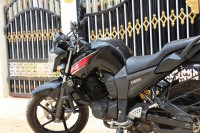 Black Yamaha FZ16