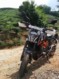 Black KTM Duke 390