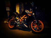 Black KTM Duke 390