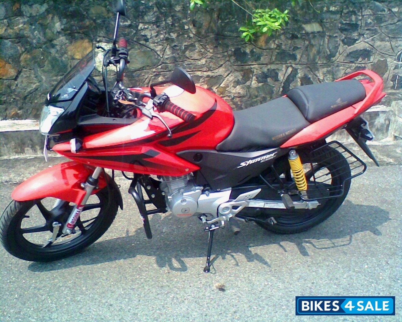 Red Honda CBF Stunner