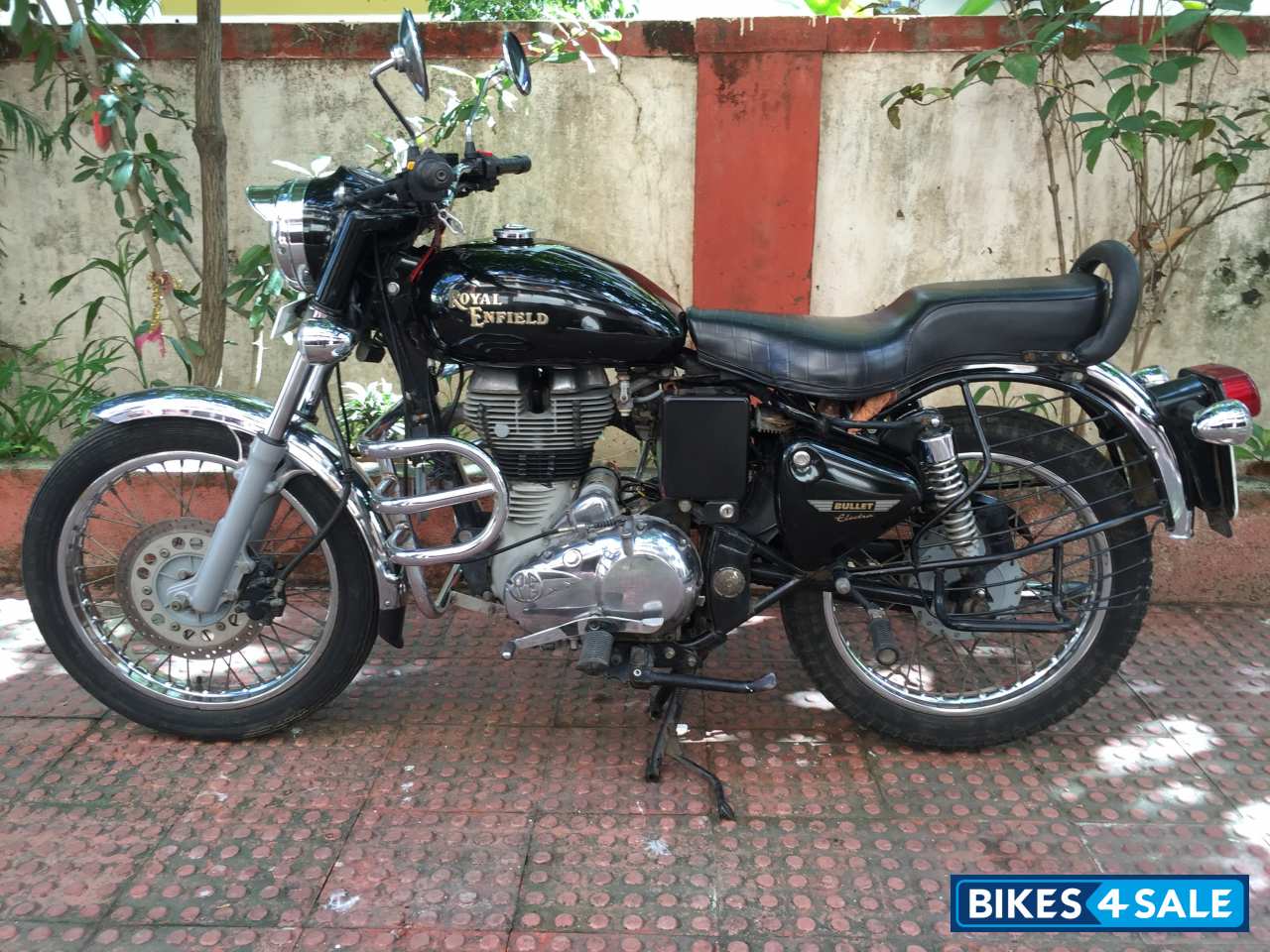 Black Royal Enfield Bullet Electra