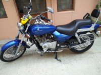 Blue Bajaj Avenger 220 DTS-i