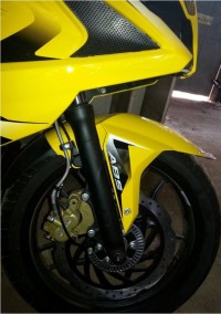 Yellow Bajaj Pulsar RS 200