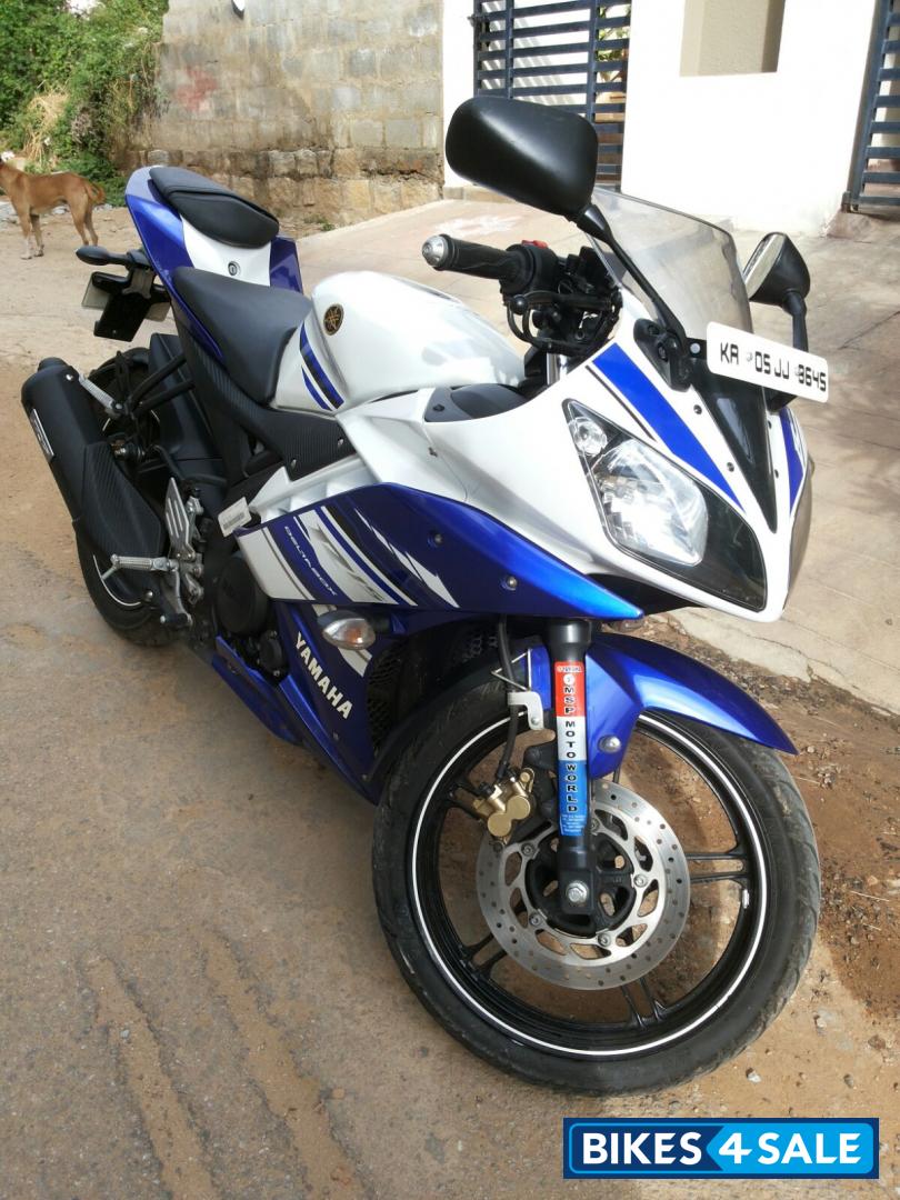 White And Blue Yamaha YZF R15 V2