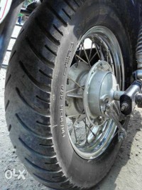 Black Bajaj Avenger 220 DTS-i