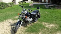 Black Bajaj Avenger 220 DTS-i