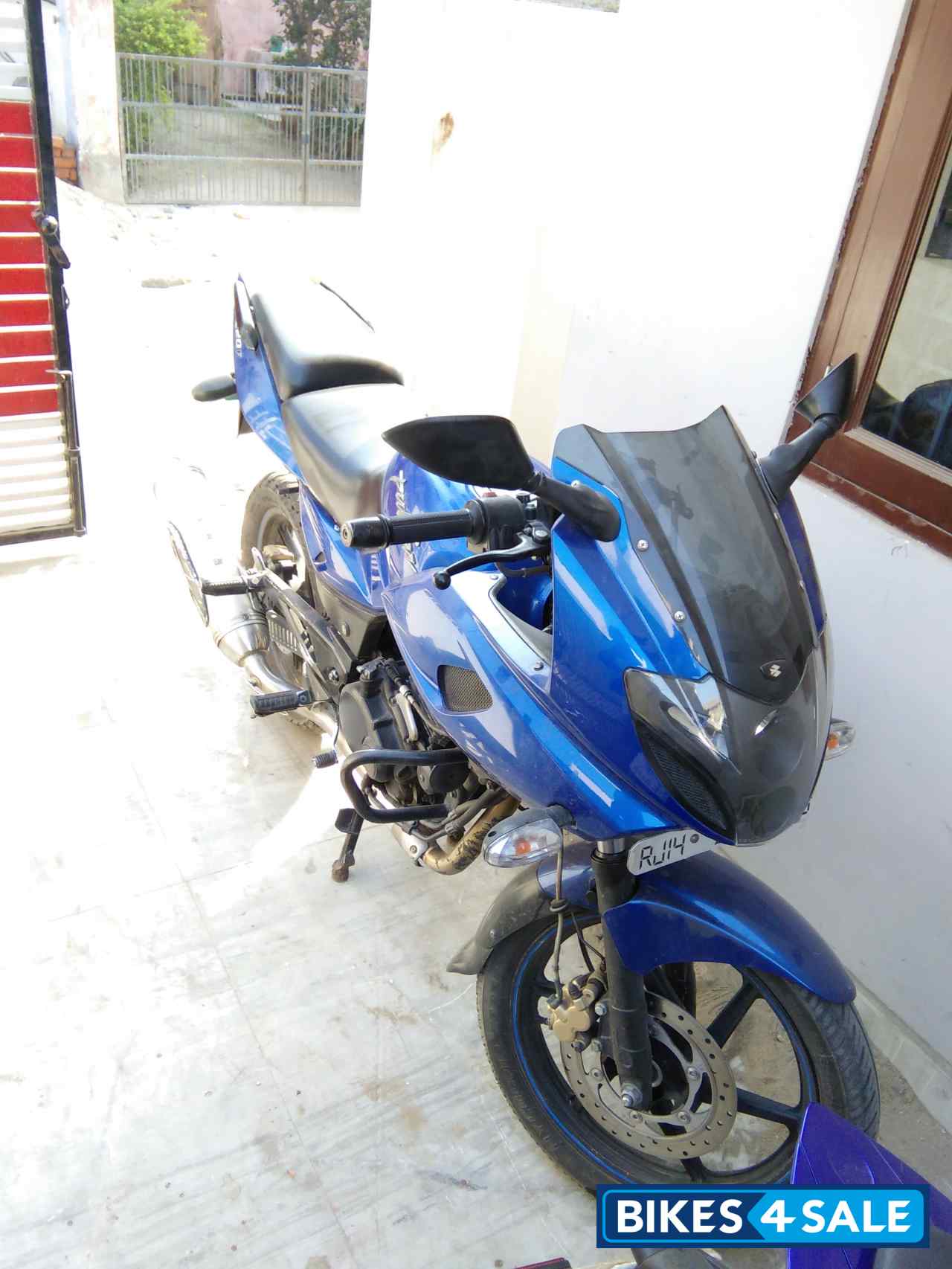 Pulsar 220 second store hand olx