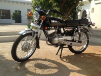 Black Yamaha RX 135