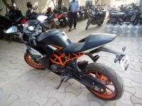 Black KTM RC 200