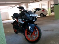 Black KTM RC 200