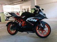 Black KTM RC 200