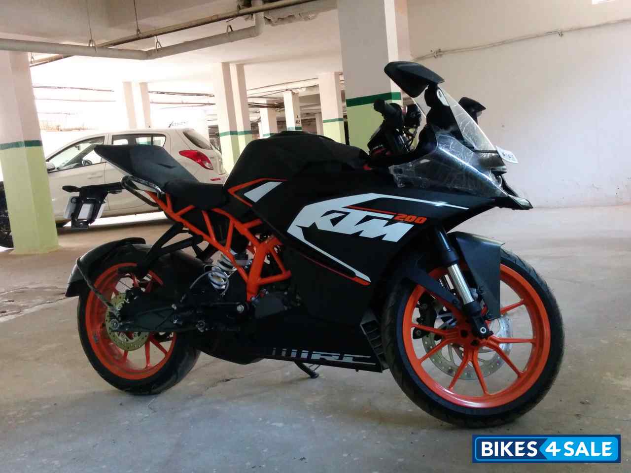 Black KTM RC 200 Black KTM RC 200