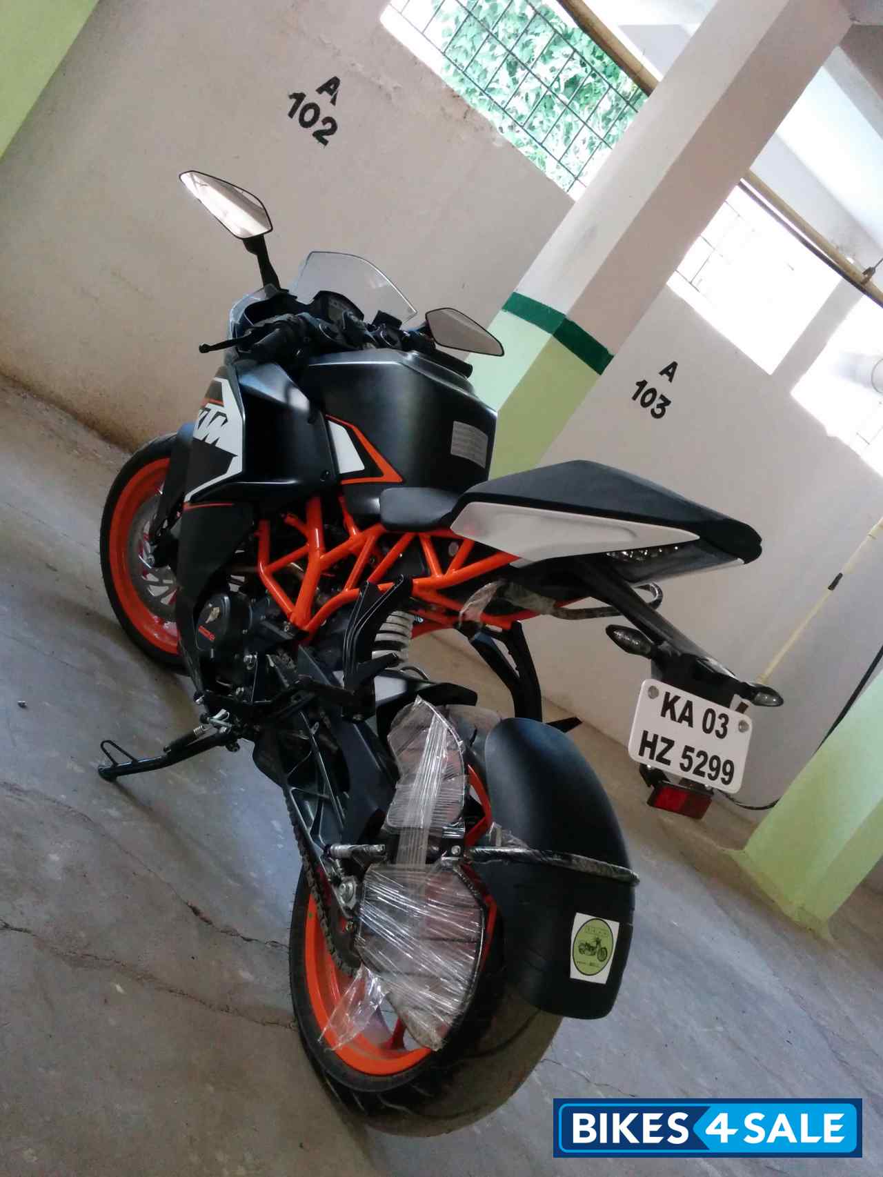 Black KTM RC 200 Black KTM RC 200