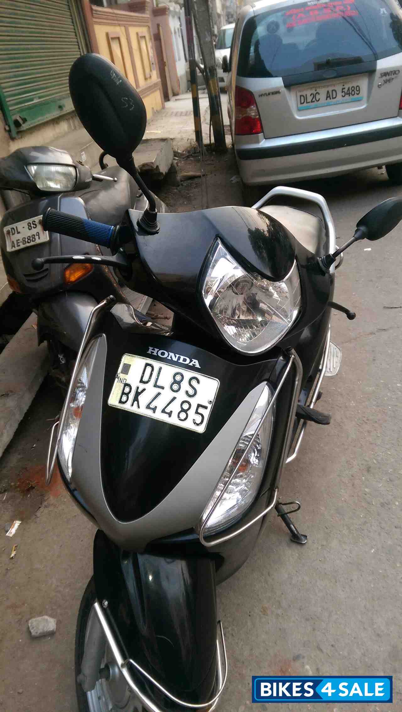 Black Honda Aviator