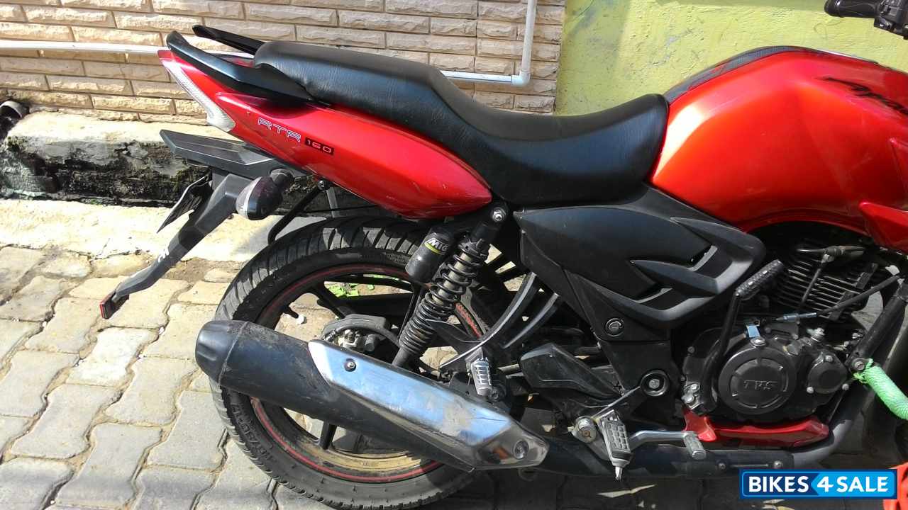 Red TVS Apache RTR 160 Red TVS Apache RTR 160