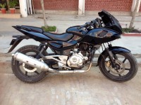 Black Bajaj Pulsar 220 DTSFi