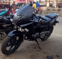 Black Bajaj Pulsar 220 DTSFi