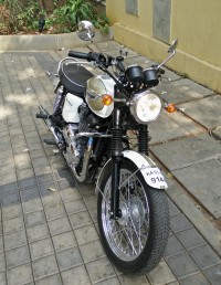 White And Gold Triumph Bonneville T100