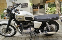 White And Gold Triumph Bonneville T100