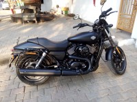 Black Harley Davidson Street 750