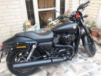 Black Harley Davidson Street 750