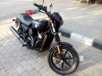 Black Harley Davidson Street 750