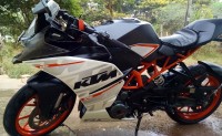 Standard White KTM RC 390