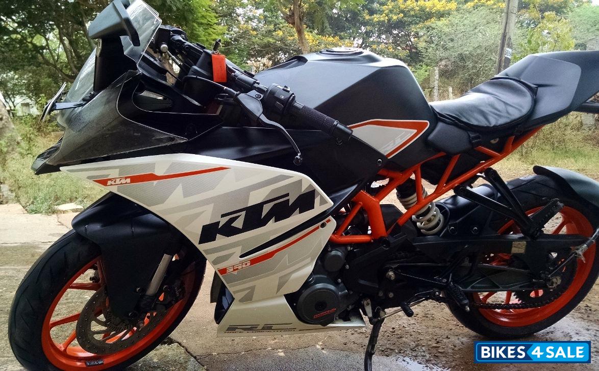 Standard White KTM RC 390