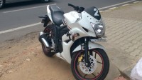 White Suzuki Gixxer SF