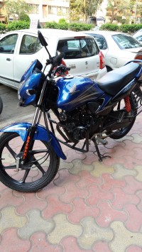 Blue Honda Dream Yuga