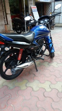 Blue Honda Dream Yuga